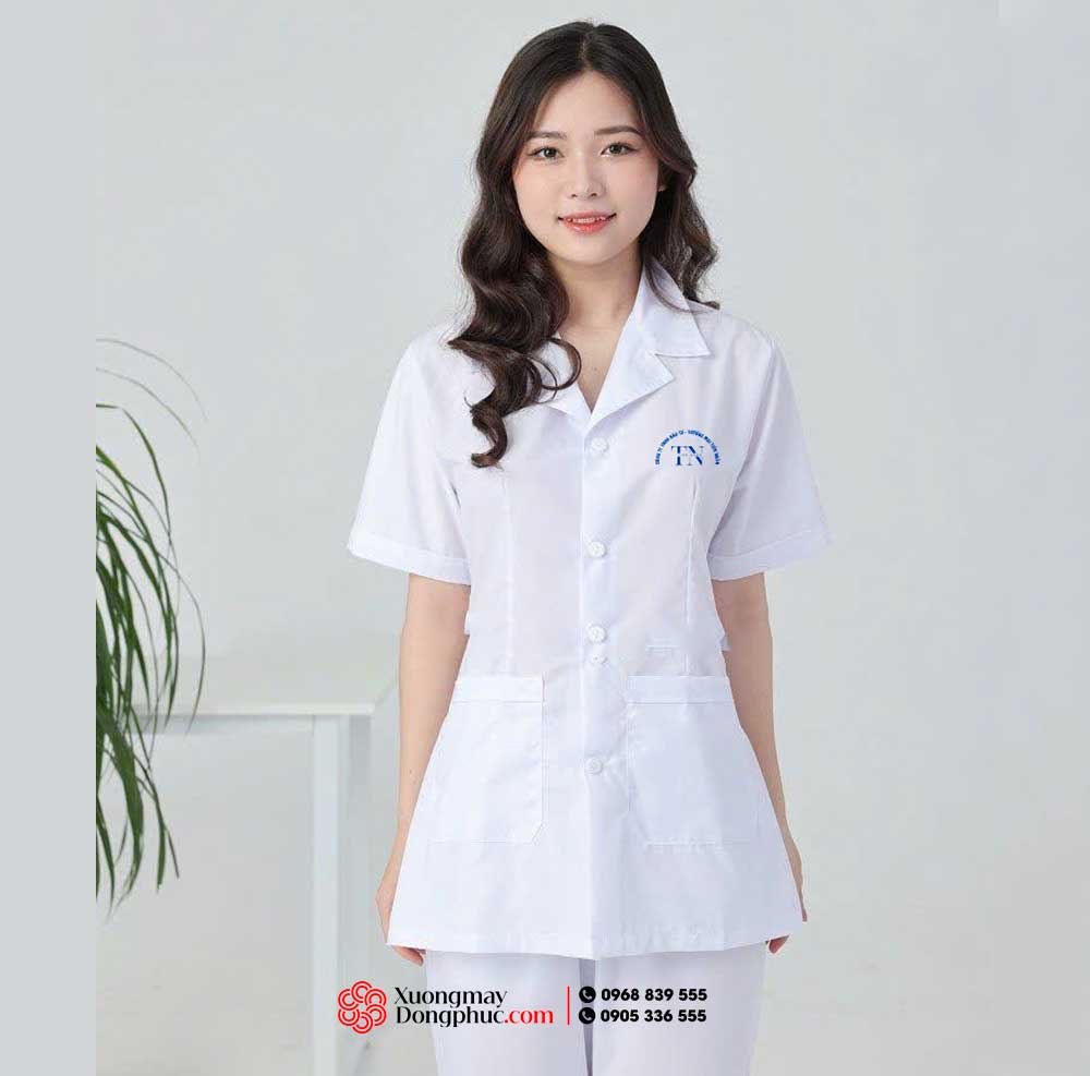May và In đồng phục y tế Công Ty TNHH Đầu Tư – Thương Mại Tiến Ngân